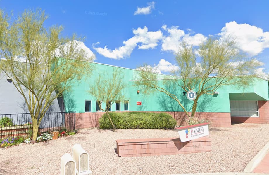 img-tempe-campus-front